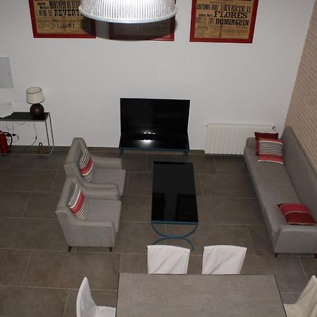 Cozy & Modern Apartment Hombre De Piedra Sevilla Buitenkant foto