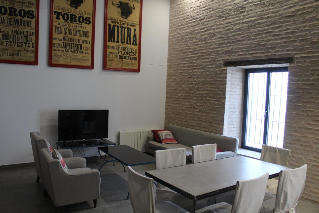 Cozy & Modern Apartment Hombre De Piedra Sevilla Buitenkant foto